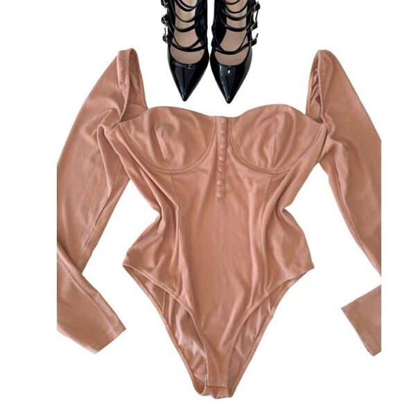 4TH & Reckless BodyCon Body Shirt Ribbed in Natural Nude Color NWT Size M NWT - Picture 1 of 10